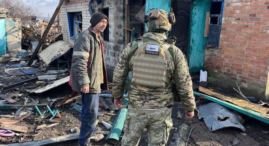 A new Russian missile attack: People under the rubble in the village of New York in Donetsk region