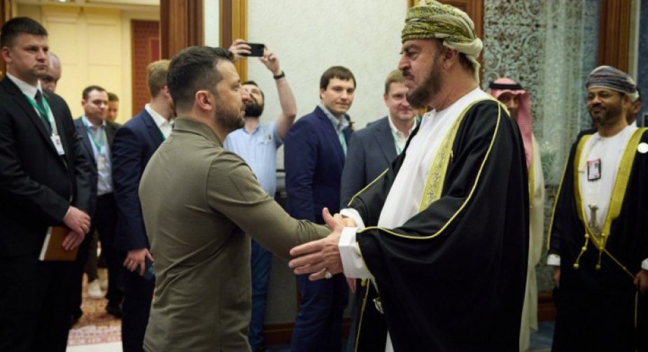 Зеленський та президент ОАЕ обговорили співпрацю в реалізації мирної ініціативи