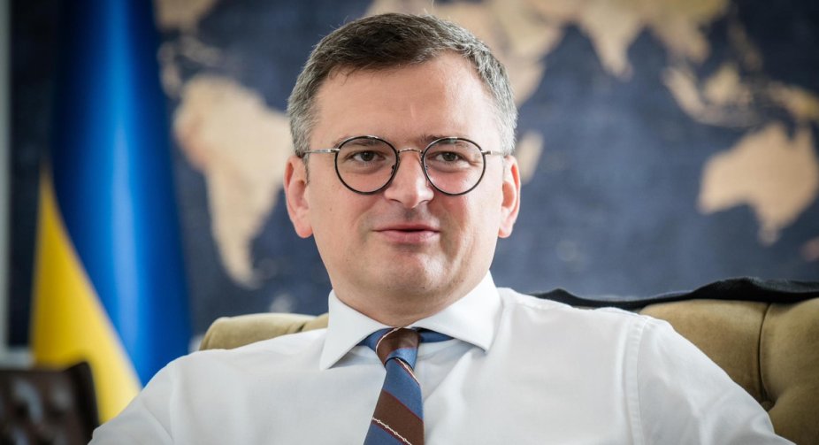 Військовозобов'язані не зможуть виїхати за кордон за наявності другого громадянства, - Кулеба
