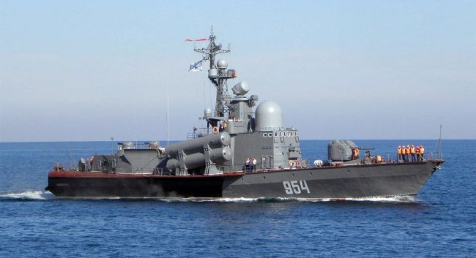Українські дрони потопили ракетний катер "Івановець": ГУР представили відеодокази