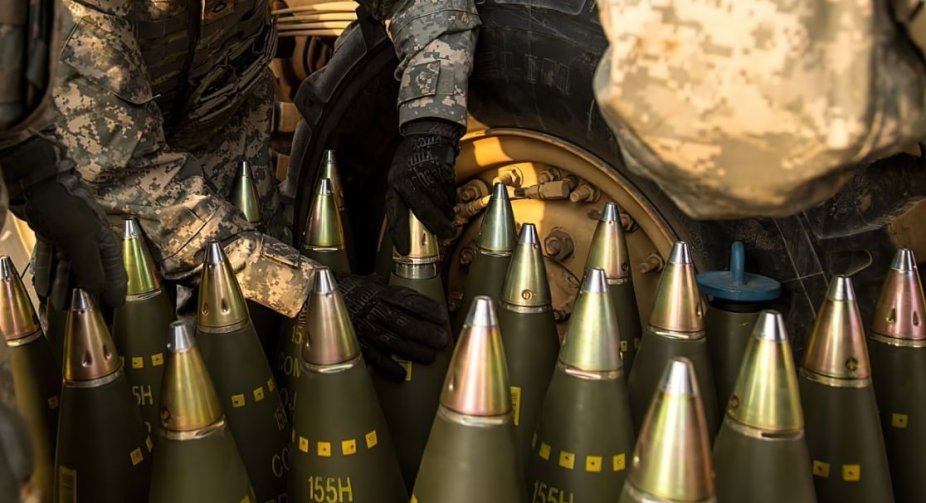 США планують збільшити виробництво артилерійських снарядів для України