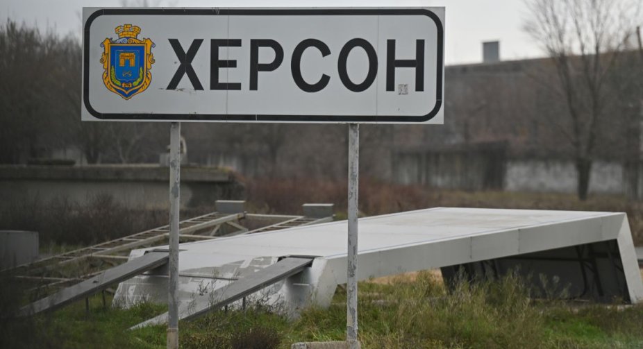 РФ вдарила прицільним вогнем по Херсону: Під ударом були медзаклади та житлові будинки