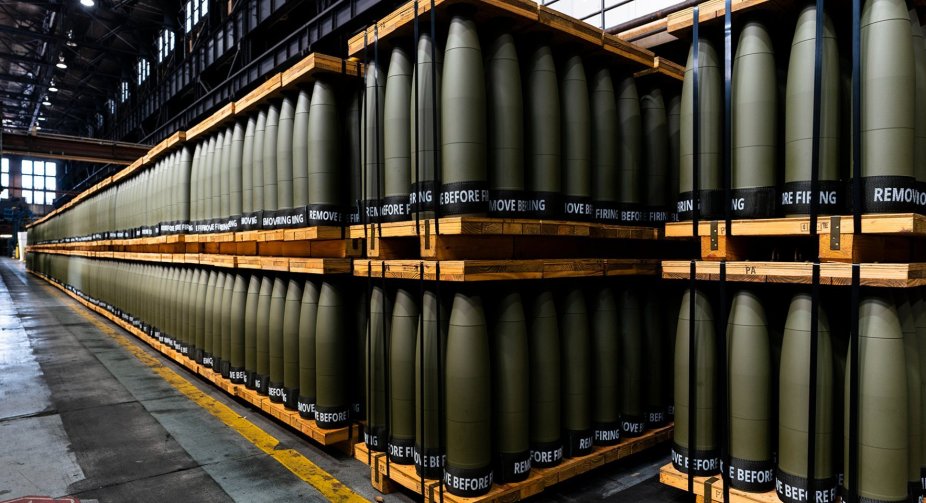 Чехія допоможе Україні придбати 800 тисяч снарядів, - Bloomberg