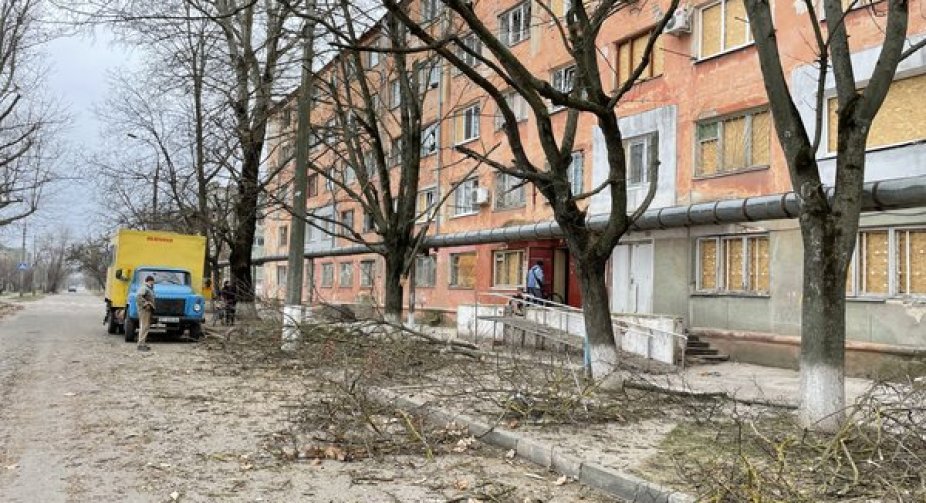 Росія вранці атакувала Херсон – є прямі влучання у багатоквартирні будинки