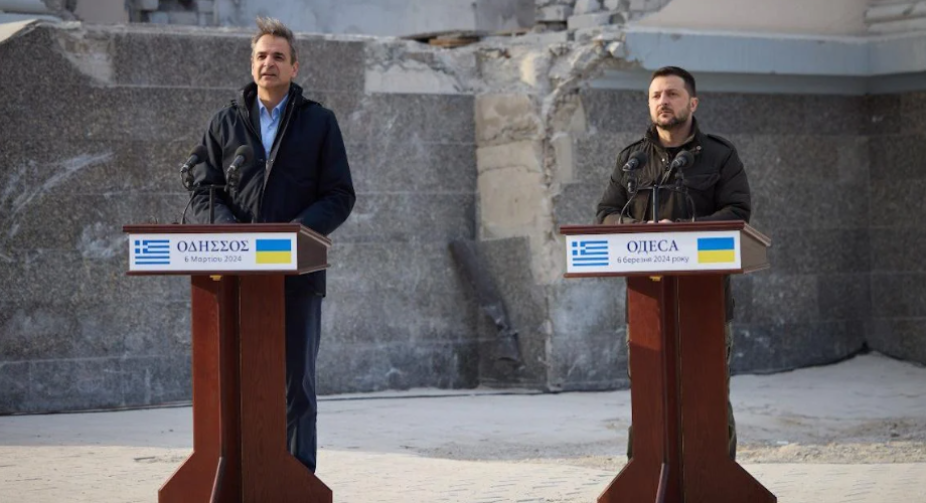 Russian missile in Odesa exploded 500 meters from Zelensky and Greek Prime Minister - CNN