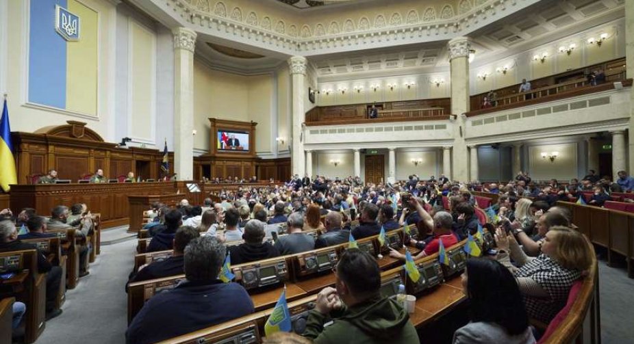 Немає юридичних підстав відправити нардепів на фронт: у ВР прокоментували ідею