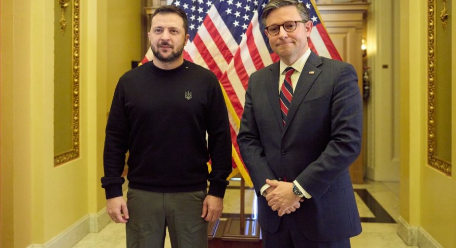 Зеленський поговорив зі спікером Палати представників США