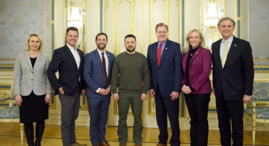 Зеленський зустрівся з делегацією Конгресу США: обговорили ситуацію на фронті й не тільки