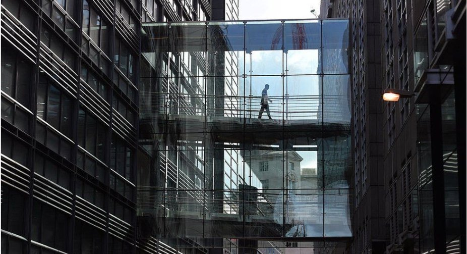 Goldman Sachs to require staff to wear masks from Monday