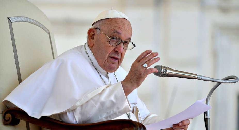 Switzerland invites Pope to peace summit on Ukraine