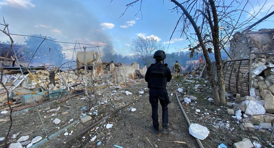 Фугасна авіабомба вагою півтори тонни вдарила по селу в Харківській області