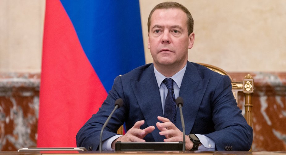 Медведєв на форумі в Пітері: заморожені активи можуть стати приводом для війни з Заходом