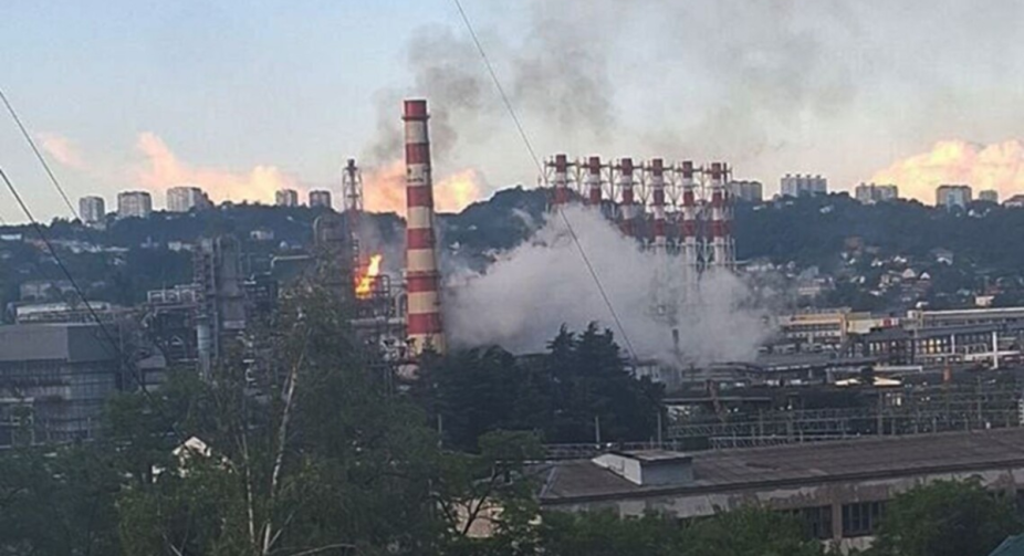 ЗМІ: Дрони ГУР атакували НПЗ у Туапсе, виникла пожежа