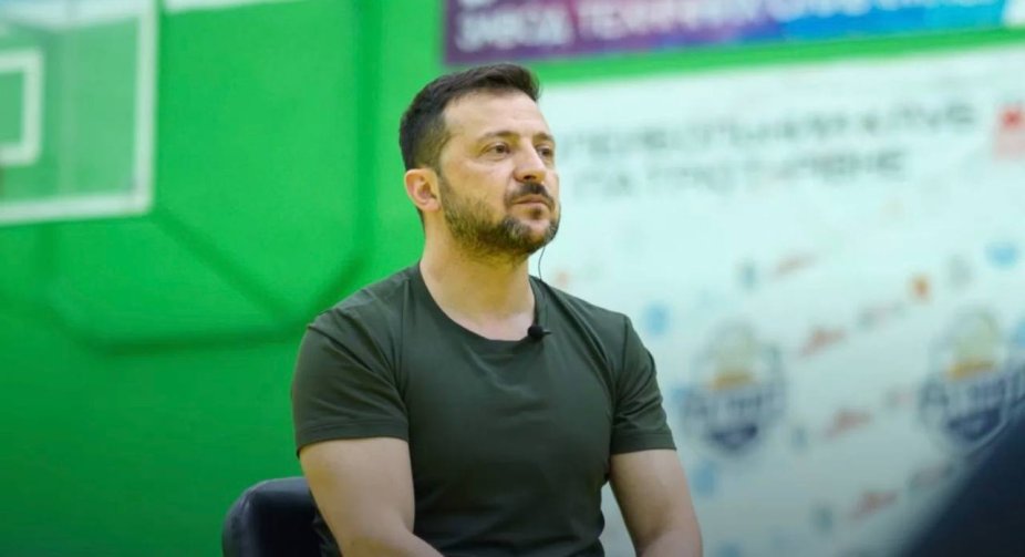 Росіяни просуваються на фронті, тому що у нас укомплектовано тільки 3 з 14 нових бригад, - Зеленський