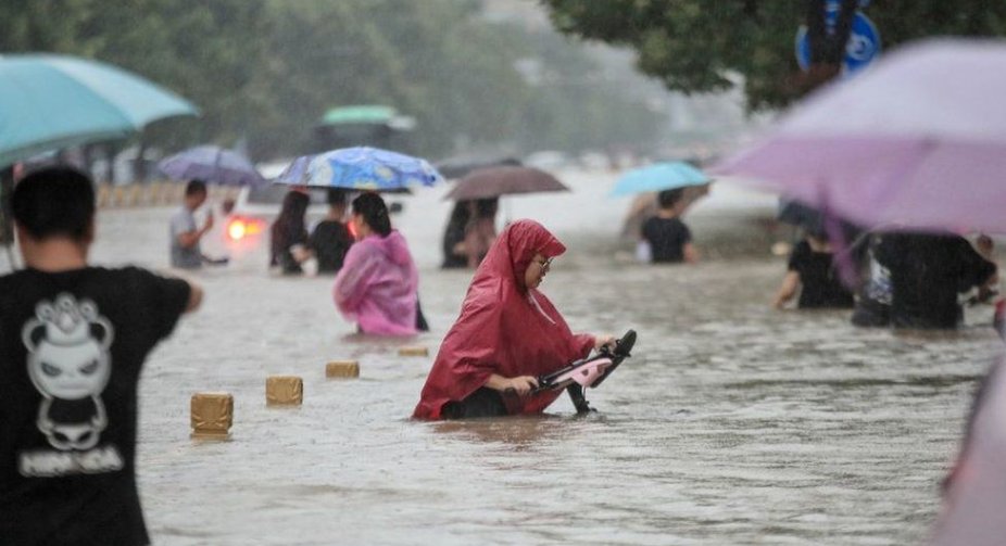 12 dead and thousands evacuated in China floods
