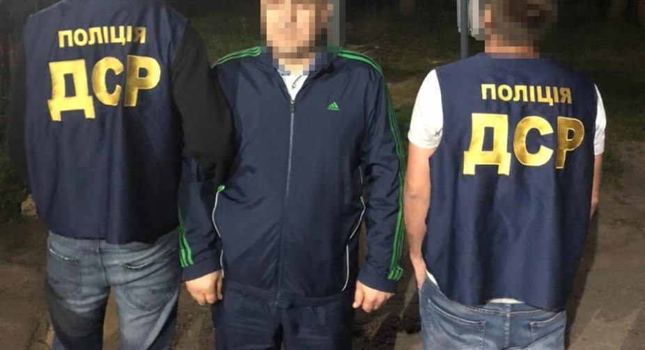 Ще одного "авторитета" зі списку РНБО депортували з України