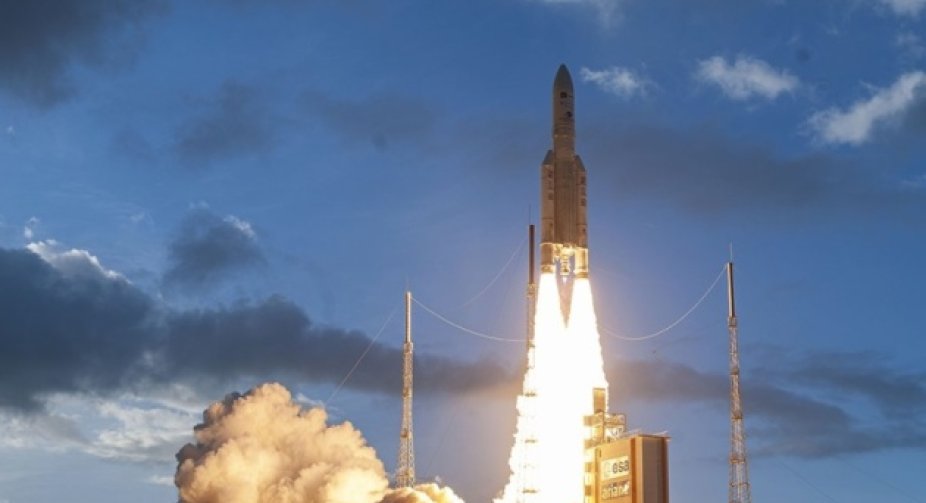 Ракета Ariane 5 вивела на орбіту перший у світі універсальний комерційний зв'язку