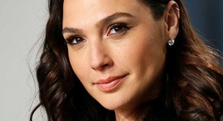Wonder Woman actress receives backlash over Middle East tweet
