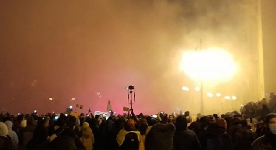 У МВС обіцяють притягнути до відповідальності причетних до заворушень під офісом президента