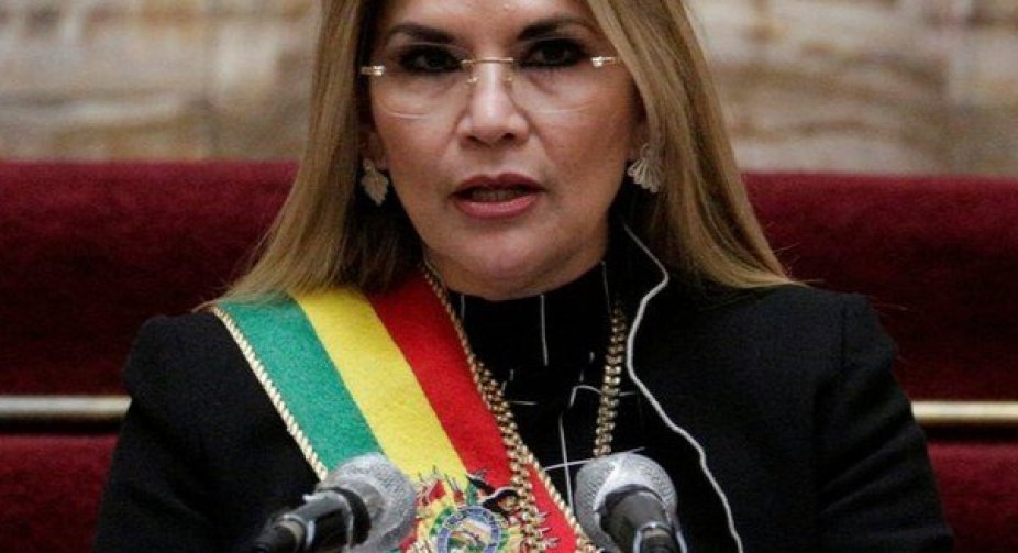Prosecutors order arrest of former interim leader on Bolivia