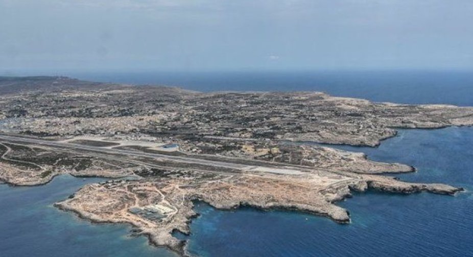 More than 1,000 migrants arrive on Italian island
