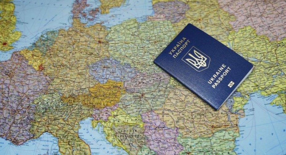 Відзавтра для українців відкриються нові напрямки безвізу