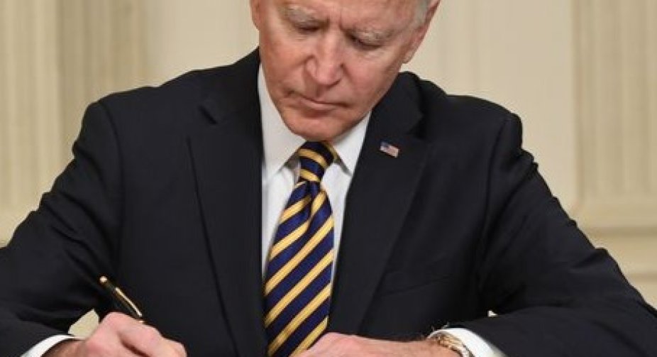 Biden to press for $37 billion to boost chip manufacturing amid shortfall