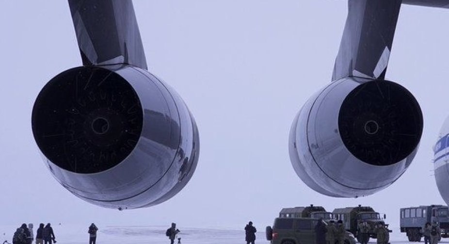 Russia flexes muscles in challenge for Arctic control