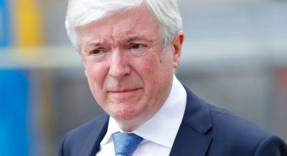 Diana interview: Lord Hall resigns from National Gallery