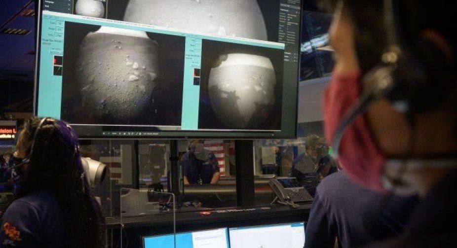 "Сім хвилин жаху": марсохід NASA успішно сів на Марс