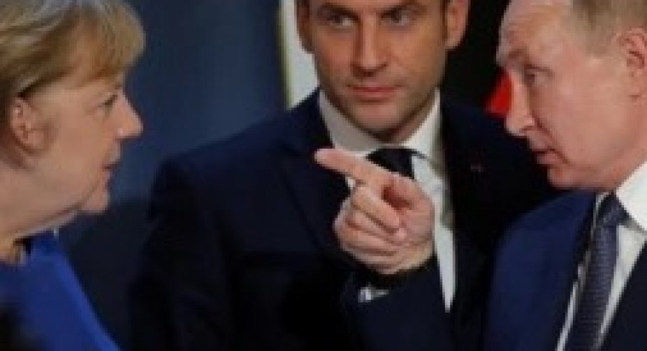 Merkel and Macron ask Putin to protect Navalny