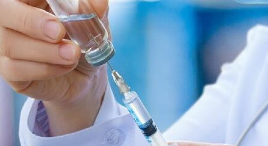 Британські вчені встановили ефективність вакцин Pfizer і AstraZeneca проти індійського штаму коронавірусу