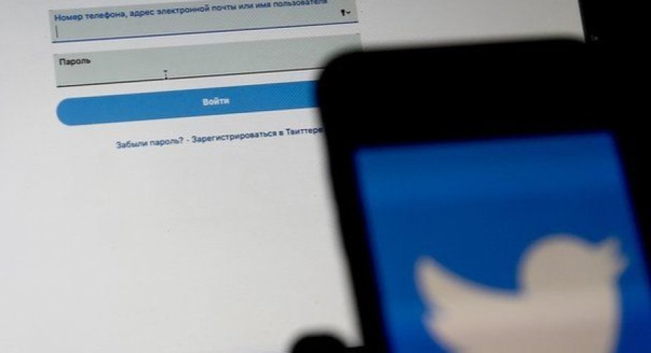 Russia targets Twitter speed over 'banned content'