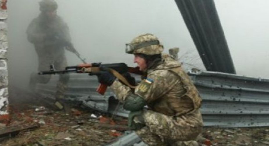 Снайпер російських найманців поранив українського військовослужбовця на Донбасі