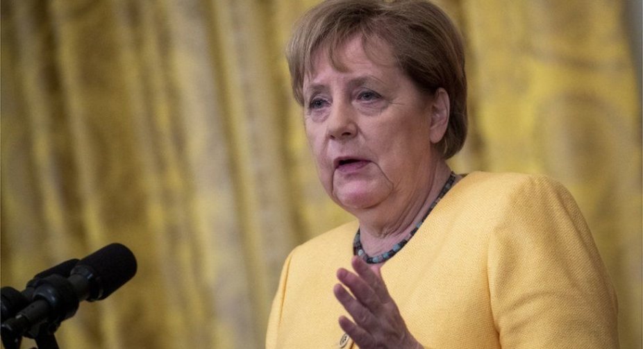 Germany floods: Merkel pledges support for victims