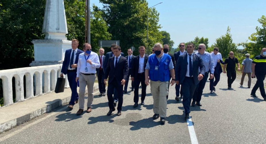 Volodymyr Zelensky, who is visiting Georgia, was on Enguri bridge with the Ukrainian delegation and visited the so-called  administrative border