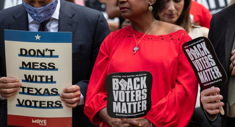 Texas Democrats flee state to block Republican voting law