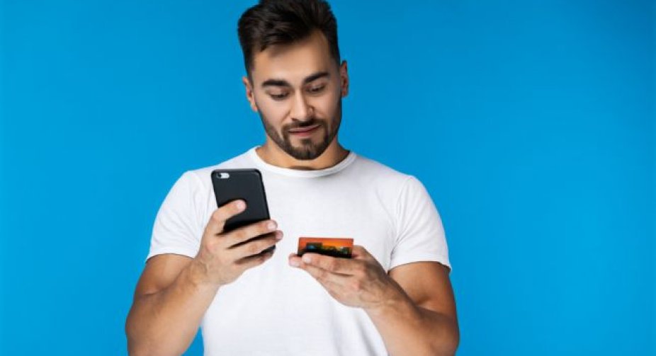 Не тільки фото, але і СМС: Apple підтвердила перевірку смартфонів