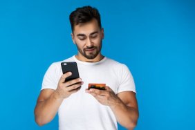 Не тільки фото, але і СМС: Apple підтвердила перевірку смартфонів