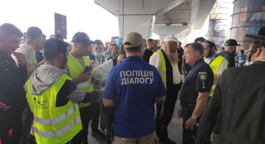 За порядком в аеропорту "Бориспіль" у дні прибуття паломників-хасидів стежать понад 120 поліцейських