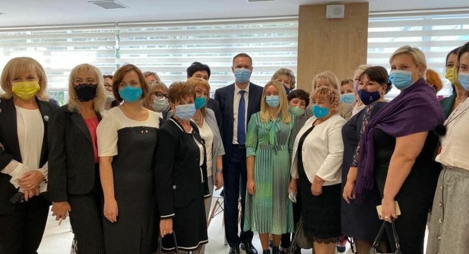 Зарплати освітян під час карантину не знизять - Шкарлет