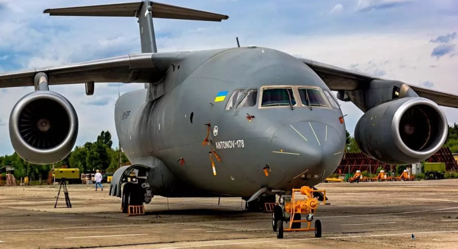 "Антонову" доведеться замінити 54% комплектуючих для нового АН-178 без російських деталей