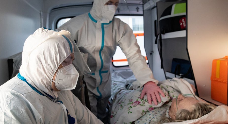 Більше 2 тисяч за добу - статистика COVID-19 за неділю, а показник COVID-госпіталізацій перевищує норму