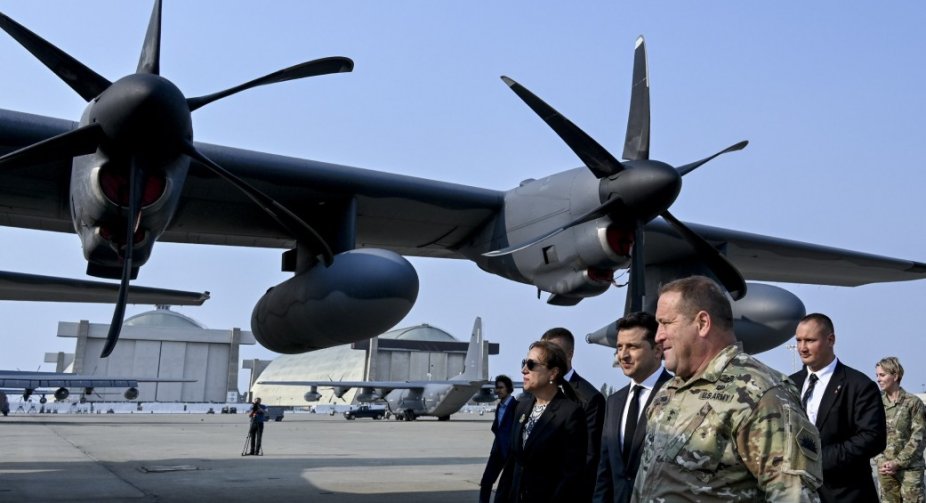 President of Ukraine visits California Air National Guard base
