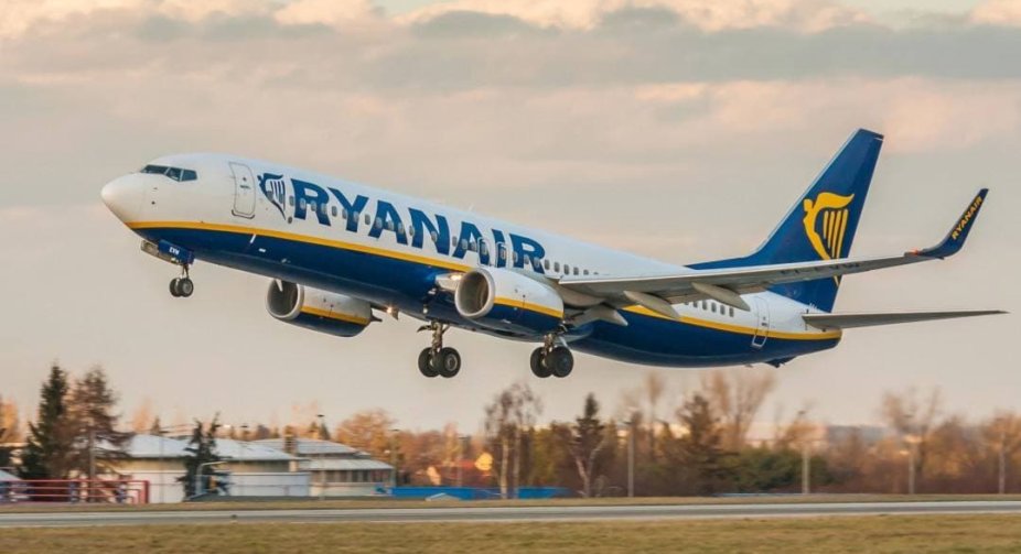 Ryanair заблокував пасажирів, які повернули кошти за карантинні рейси