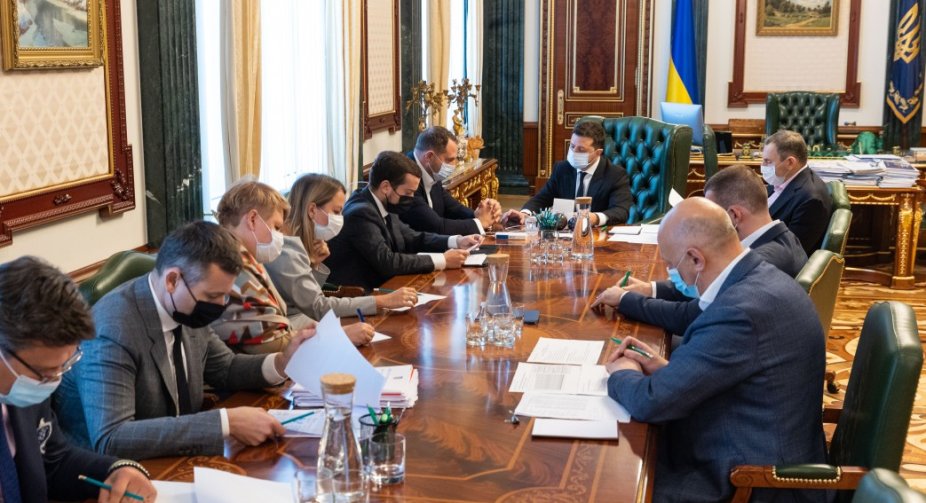 Захворюваність COVID-19 зростає, але локдауна можна уникнути завдяки вакцинації і дотриманню карантину - нарада у Президента