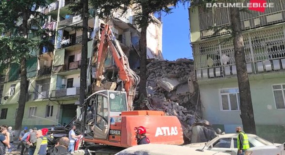 A house collapsed in Batumi, Georgia, there are victims