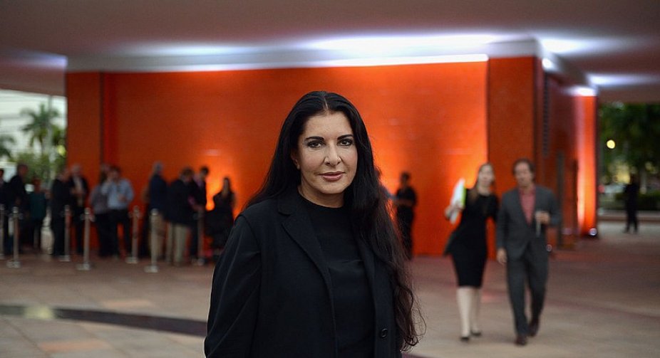 Мисткиня Марина Абрамович презентувала свою інсталяцію "Кришталева стіна плачу" в Бабиному Яру