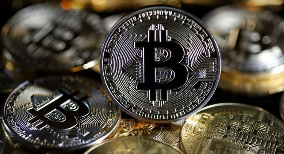 Monobank підготував до випуску картки в біткоїнах