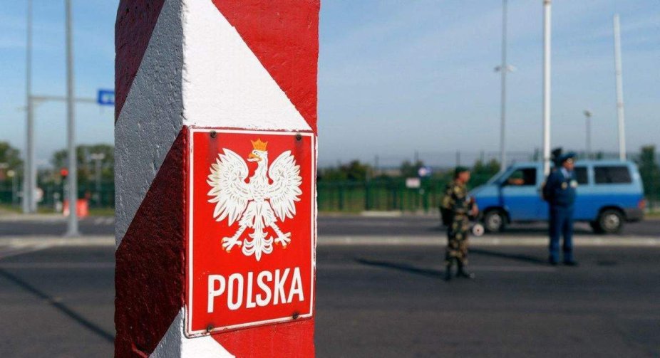 Польща посилює в'їзд для українців